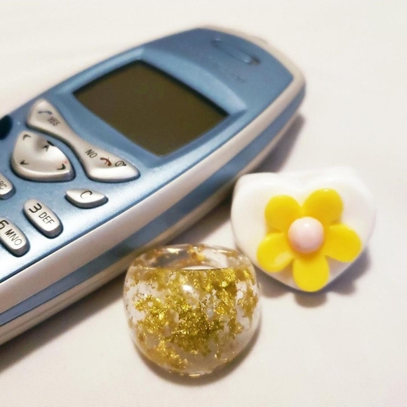 Plastic Jewelry Bundle - Picture 3 of 6